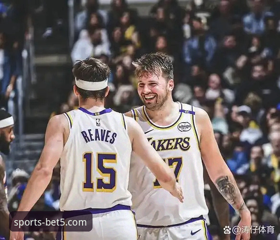 东契奇43分引领湖人进攻风暴：一场高比分对决的战术与细节全面解析